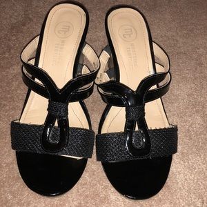 Black wedges